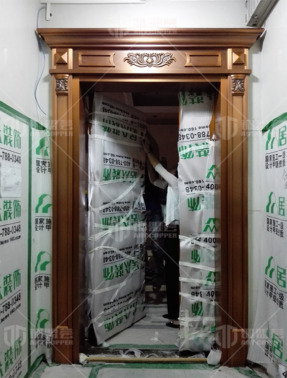 家用銅門實景案例_子母銅門現(xiàn)場圖片_銅盟薈銅門